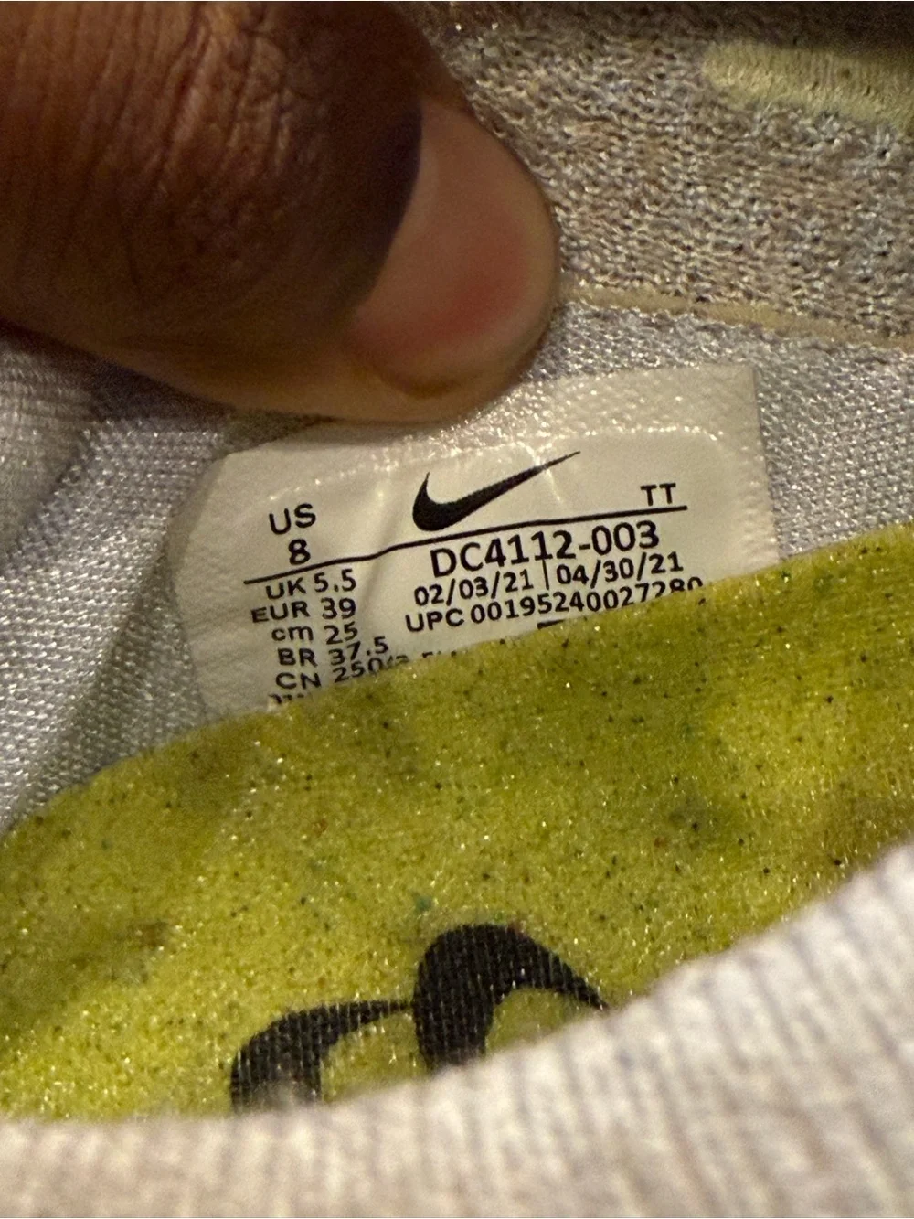 Women’s Nike Vapormax Flyknit (size 8)